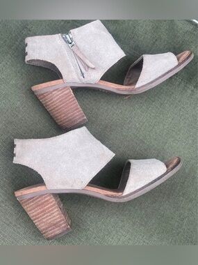 Size 7.5- TOMS Majorca Cutout Heeled Sandal- good condition